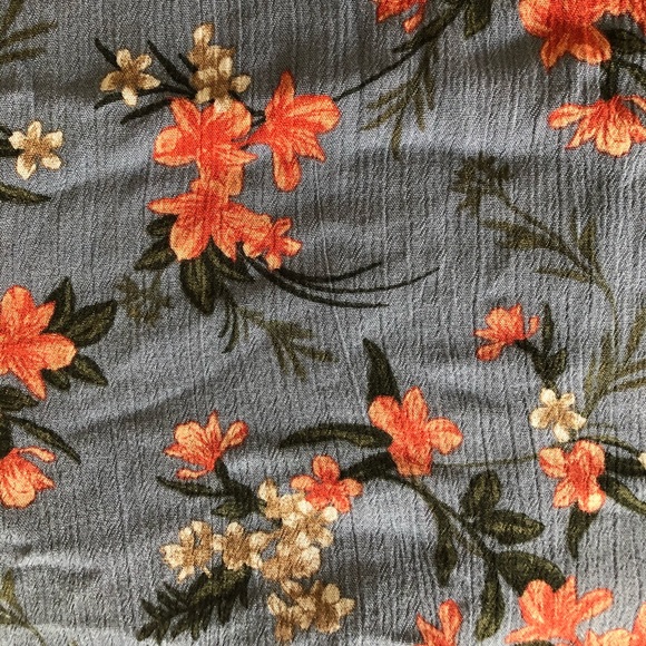 American eagle outfitters off the shoulder top - Picture 4 of 5